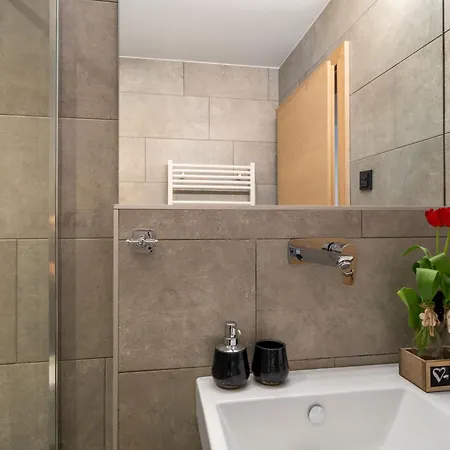 4 By Interhome